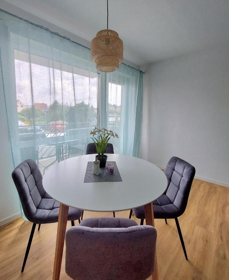 Moderne Wohnung Mit Vollausstattung In Ruhiger Lage, W-Lan Grossrohrsdorf Luaran gambar
