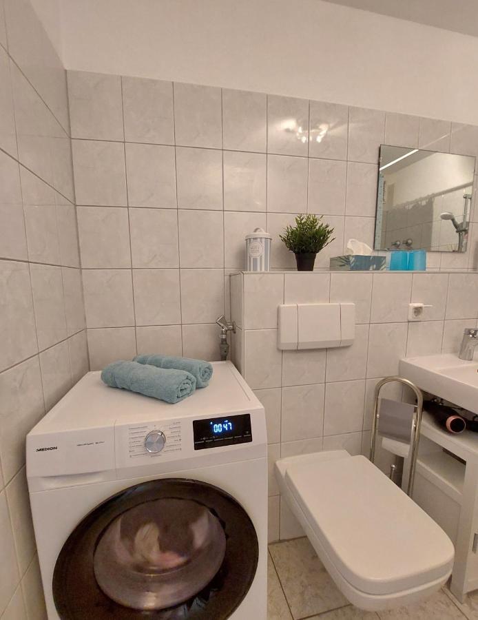 Moderne Wohnung Mit Vollausstattung In Ruhiger Lage, W-Lan Grossrohrsdorf Luaran gambar